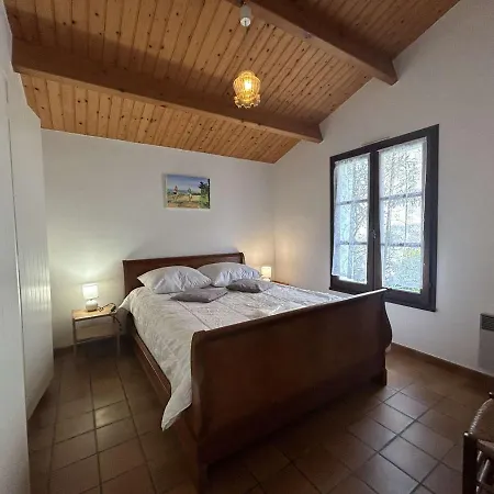 Casa de Férias Maison Plain Pied Avec Jardin, Proche Et Commerces, Calme Et Equipe, - Fr-1-224b-607