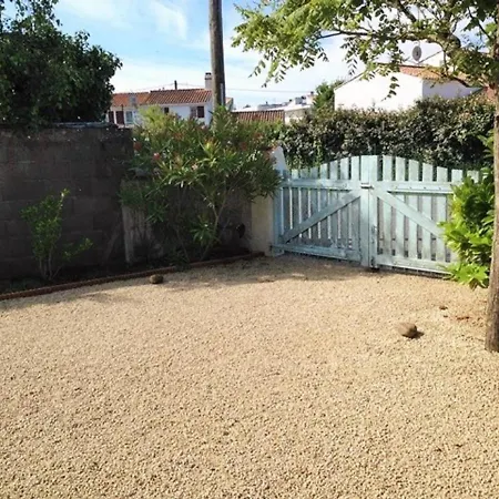 Maison Plain Pied Avec Jardin, Proche Et Commerces, Calme Et Equipe, - Fr-1-224b-607 Ferienhaus *